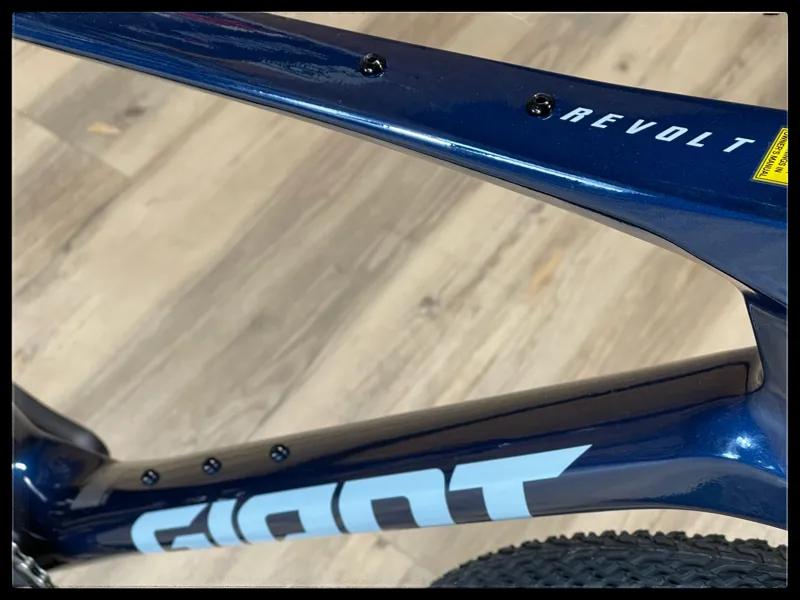 Giant Revolt Advanced Pro Medium Candy Navy 2022-2